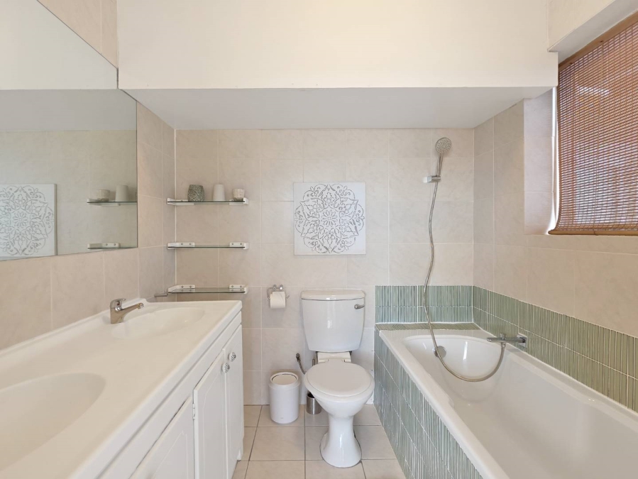 To Let 2 Bedroom Property for Rent in Sea Point Western Cape